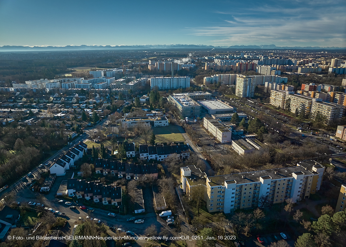 16.01.2023 - Marx-Zentrum mit Grundschule und Umgebung